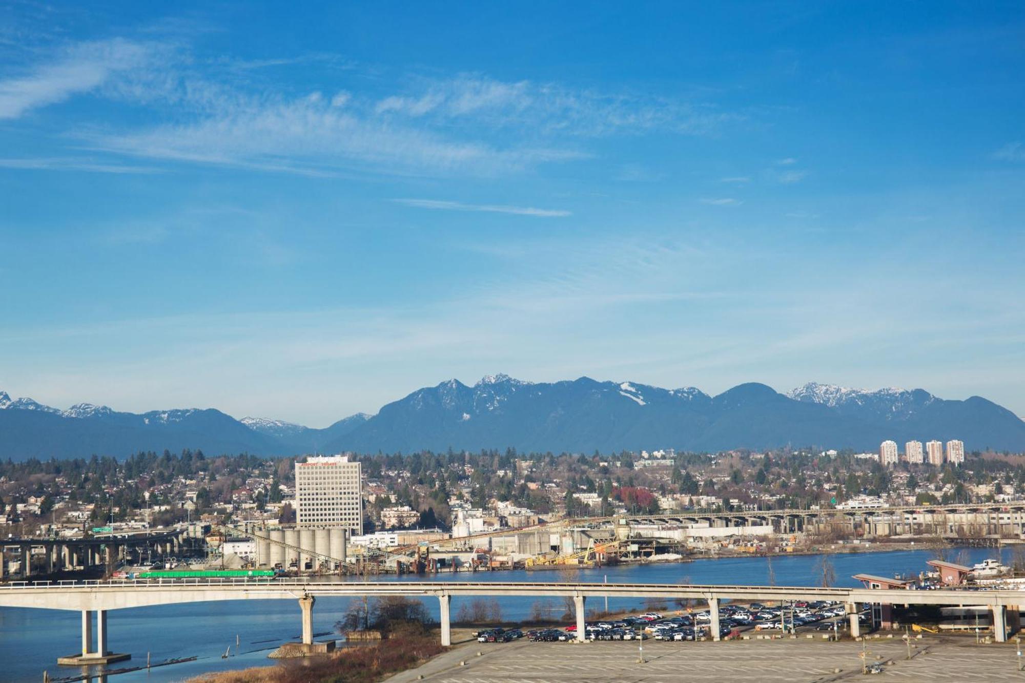 The Westin Wall Centre, Vancouver Airport Ричмонд Экстерьер фото