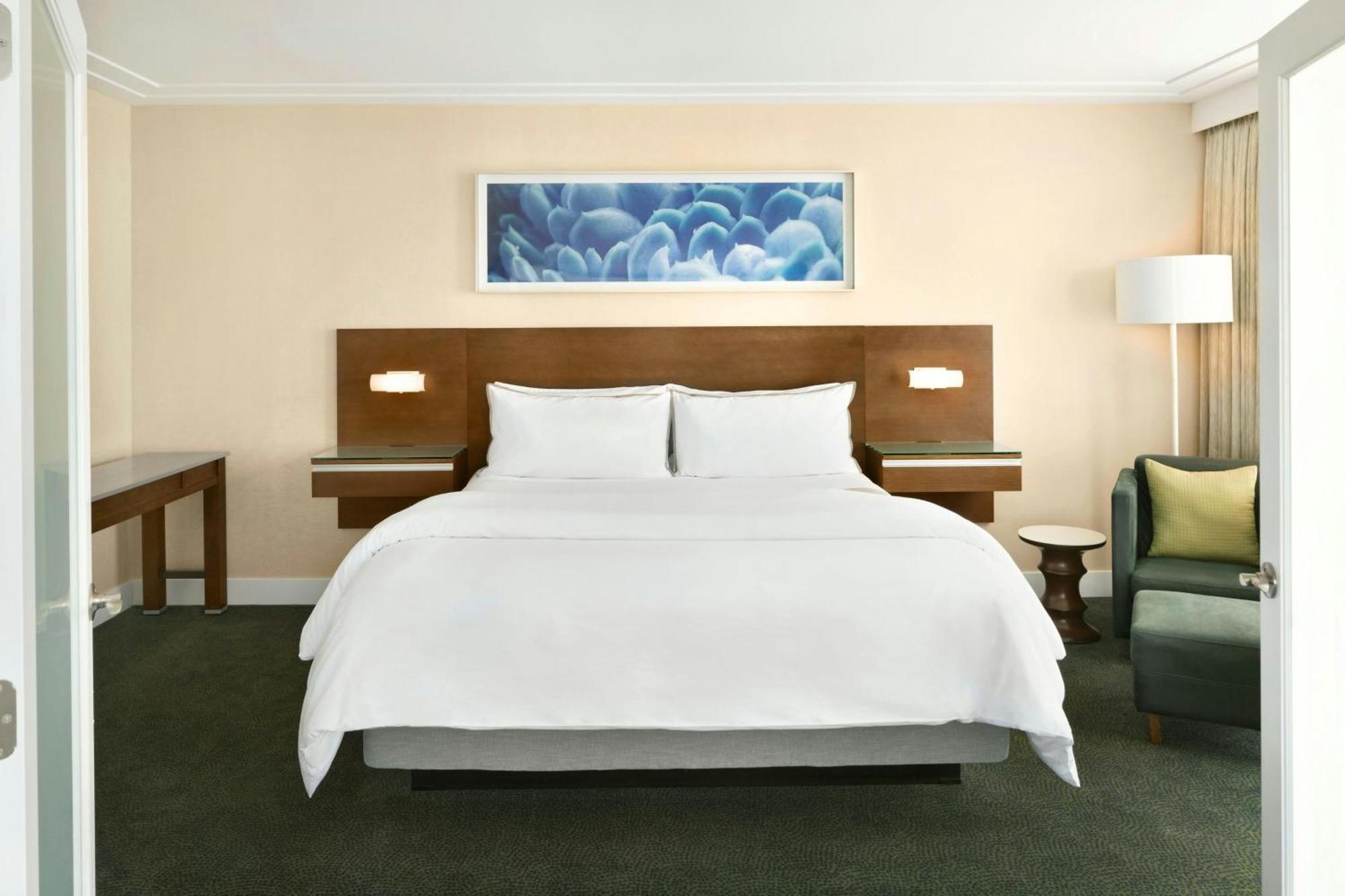 The Westin Wall Centre, Vancouver Airport Ричмонд Экстерьер фото